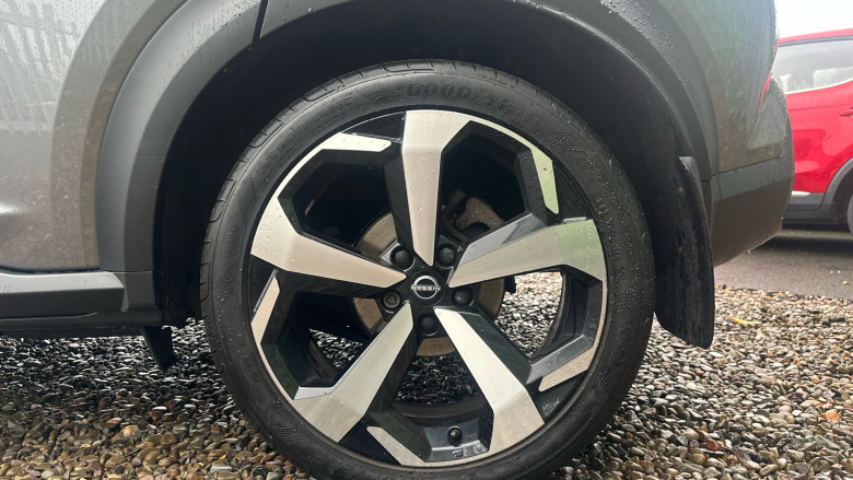 Nissan Juke 1.0 DiG-T 114 Tekna 5dr Petrol Hatchback